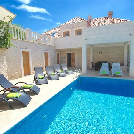 Villa Footprints Croatia Viganj